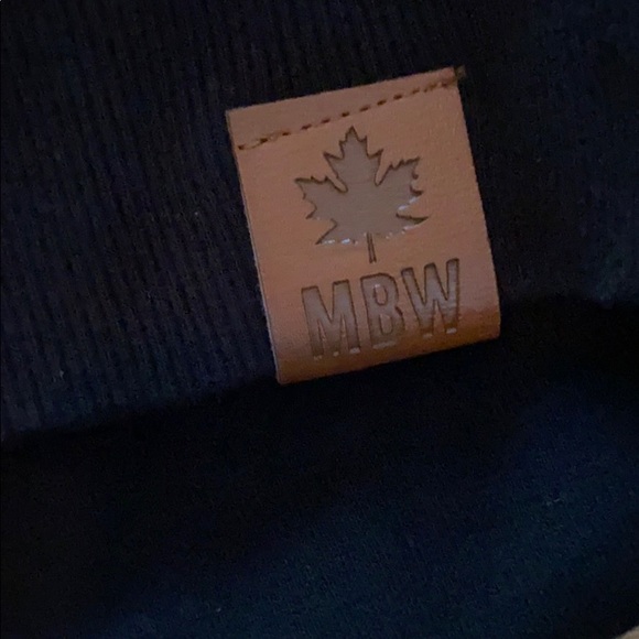 Muskoka Bear Wear Sweater - Picture 4 of 4